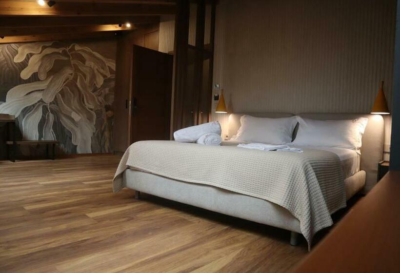 Hani I Gjelit Hotel, Korce