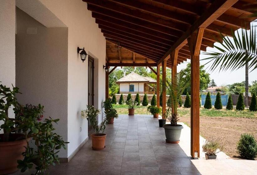 Отель Agropensiunea Cristian