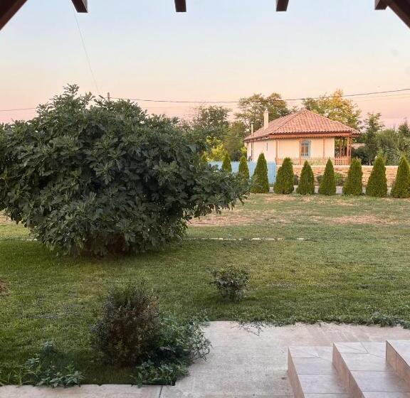 Отель Agropensiunea Cristian