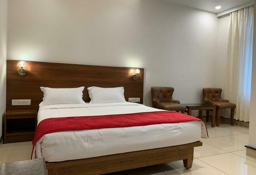 فندق Jesta Residency