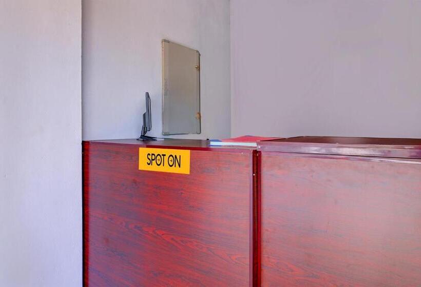 فندق Spot On Green Inn