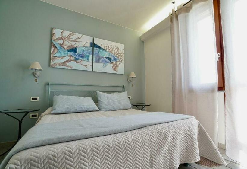 Isa Residence With Swimming Pool At Only 450 Meters From The Beach