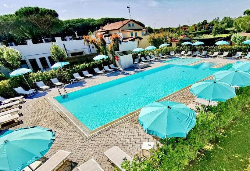 Isa Residence With Swimming Pool At Only 450 Meters From The Beach