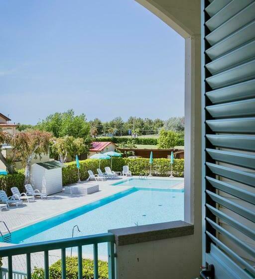 Isa Residence With Swimming Pool At Only 450 Meters From The Beach