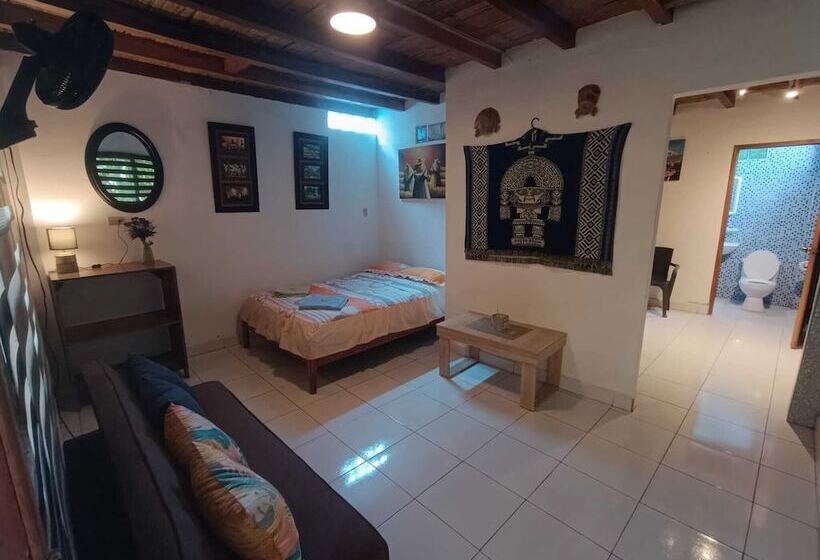 پانسیون Casa Shangri La