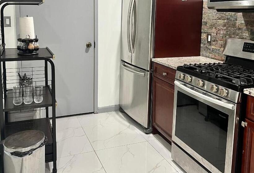 پانسیون Miad’s Guest House