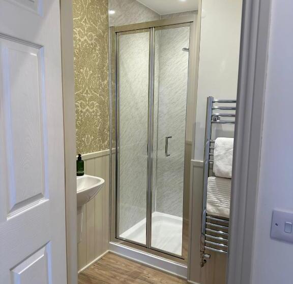 The Victoria Hotel,bar,bistro