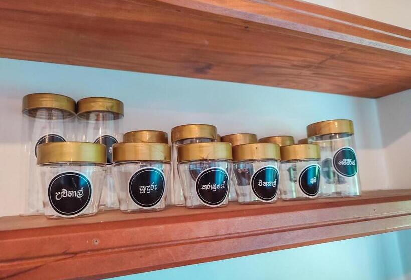 ベッドアンドブレックファースト Peacock Village Pinnawala