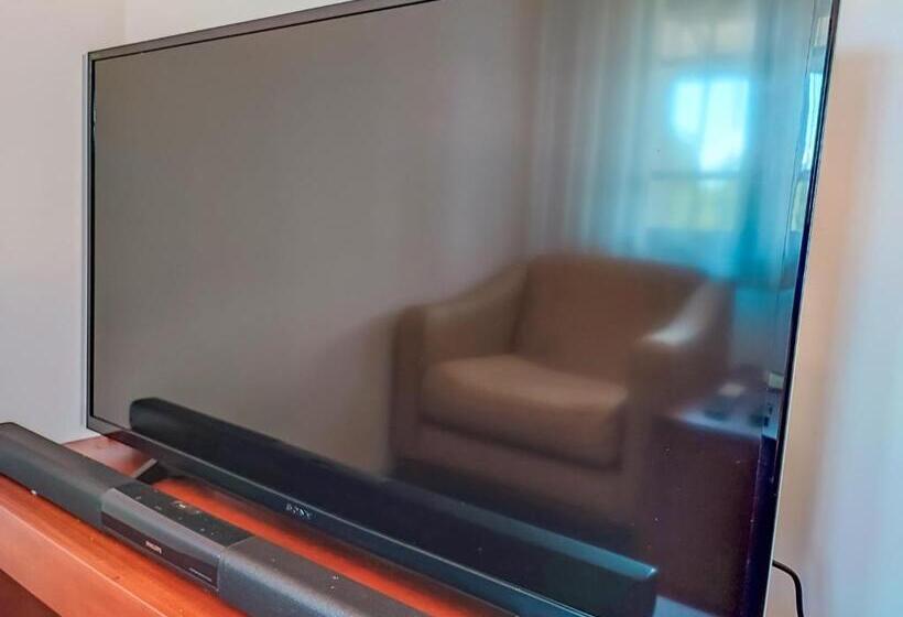 ベッドアンドブレックファースト Peacock Village Pinnawala