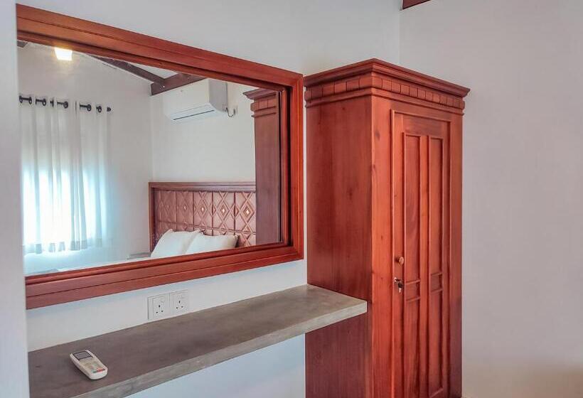 ベッドアンドブレックファースト Peacock Village Pinnawala