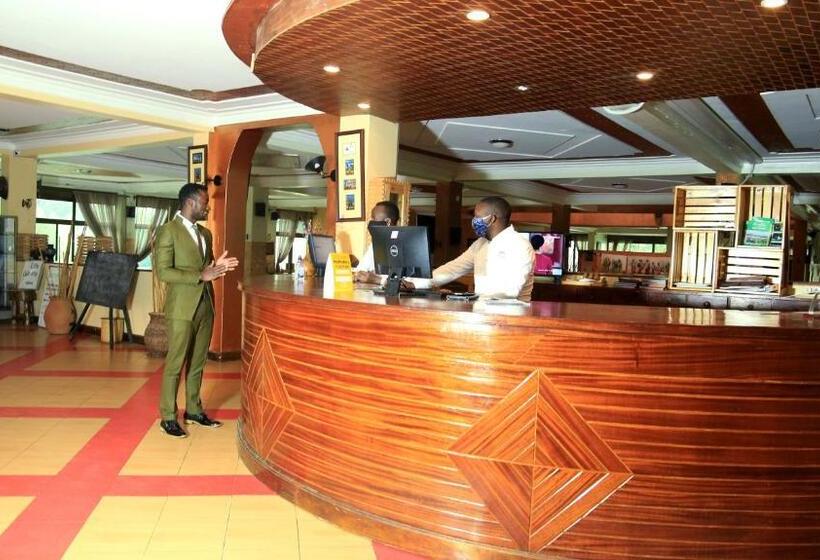 Bunyonyi Safaris Resort