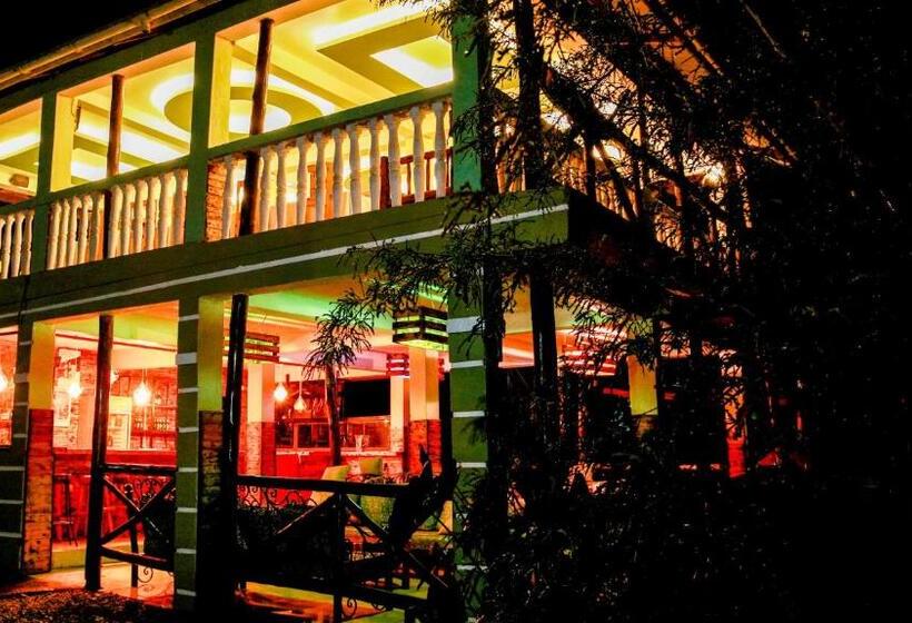 Bunyonyi Safaris Resort