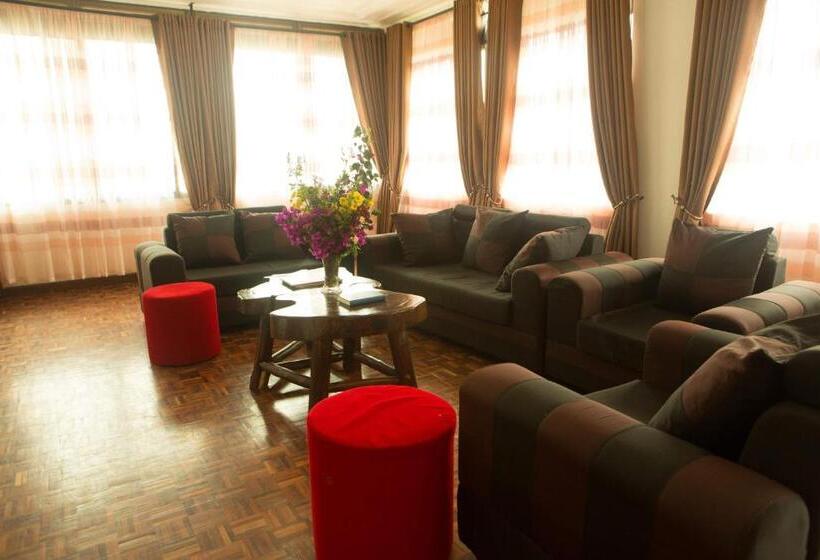 Bunyonyi Safaris Resort