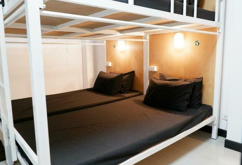 Donmueang Station Hostel