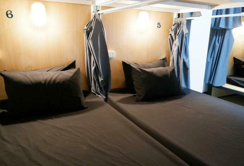 Donmueang Station Hostel