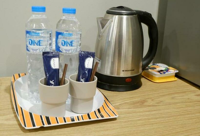 Donmueang Station Hostel