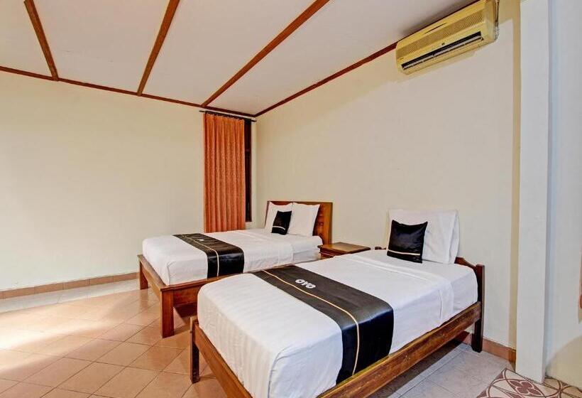 Отель Capital O 92894 Griya Lathifah Homestay Syariah