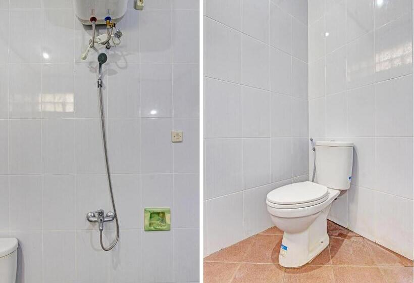 Отель Capital O 92894 Griya Lathifah Homestay Syariah