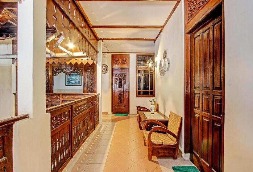 Отель Capital O 92894 Griya Lathifah Homestay Syariah