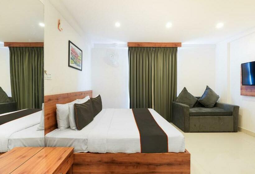 Отель Collection O M&m Hospitality Kiap Airport Back Gate