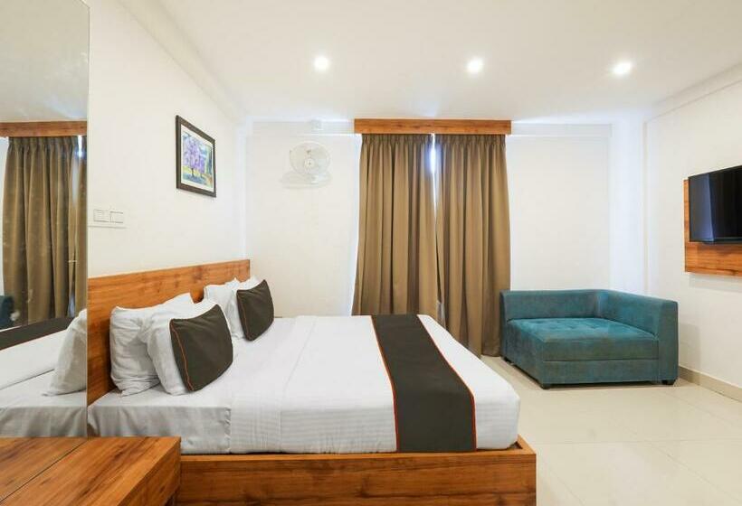 Отель Collection O M&m Hospitality Kiap Airport Back Gate