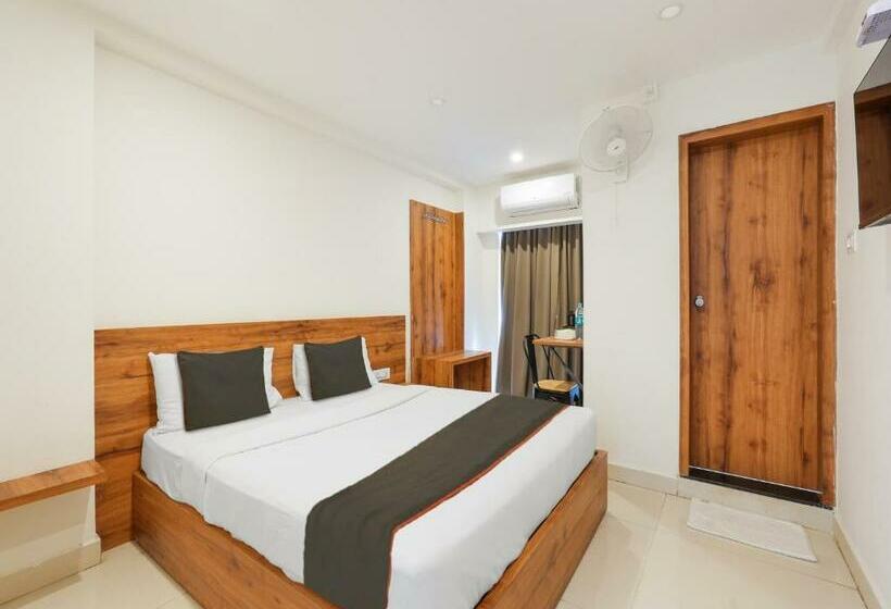 Отель Collection O M&m Hospitality Kiap Airport Back Gate