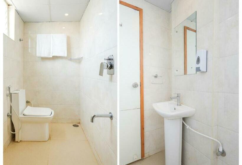 Отель Collection O M&m Hospitality Kiap Airport Back Gate