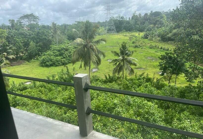 カプセルホテル Cinnamon Grove