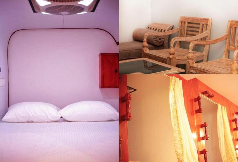 فنادق الكبسولة Kurumi Capsule