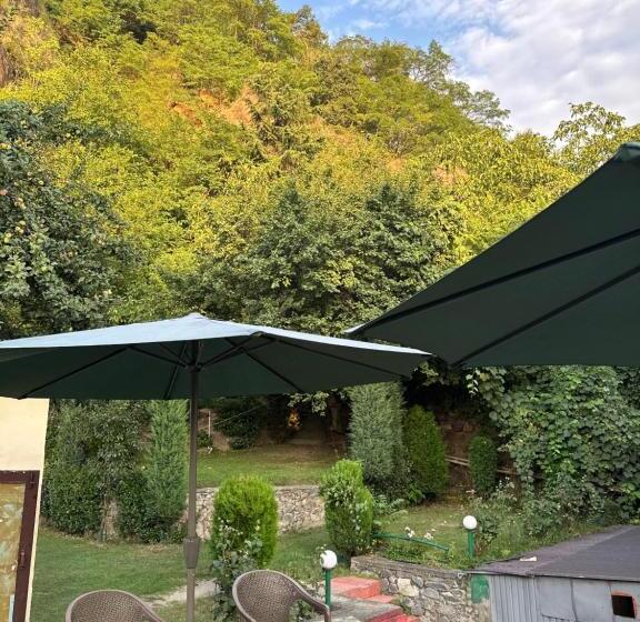 酒店 Heritage Rose Inn