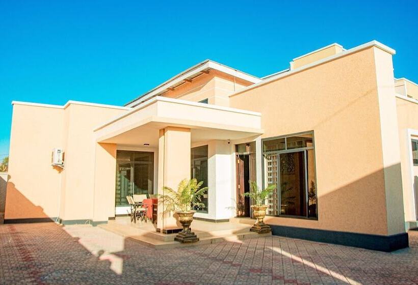 호텔 Mlimwa Hill Palace