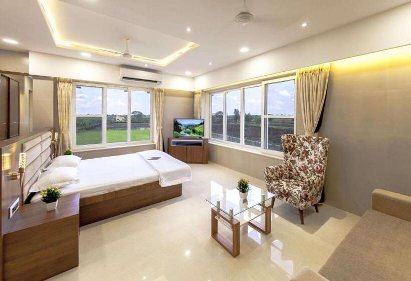 בית מלון כפרי Nanded Boutique Retreat