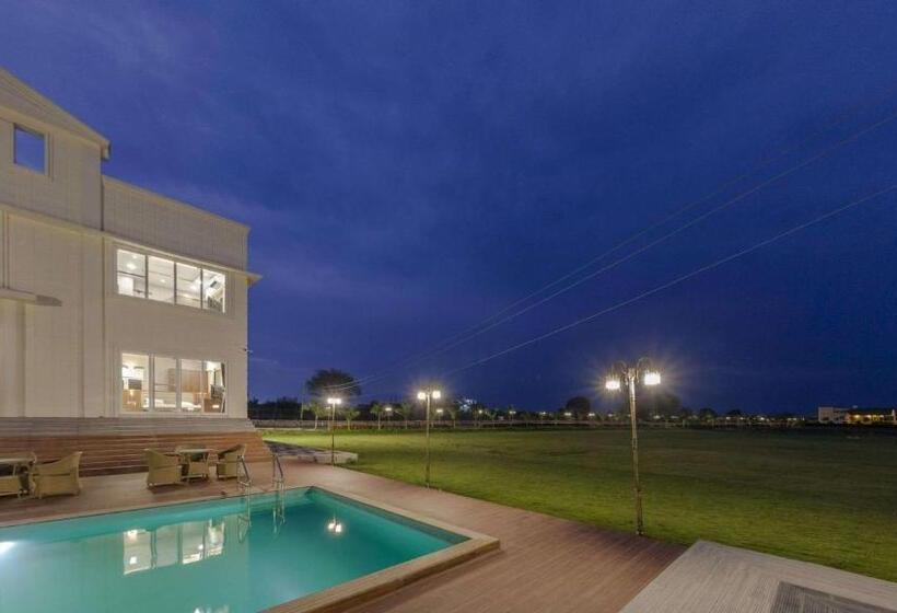 בית מלון כפרי Nanded Boutique Retreat