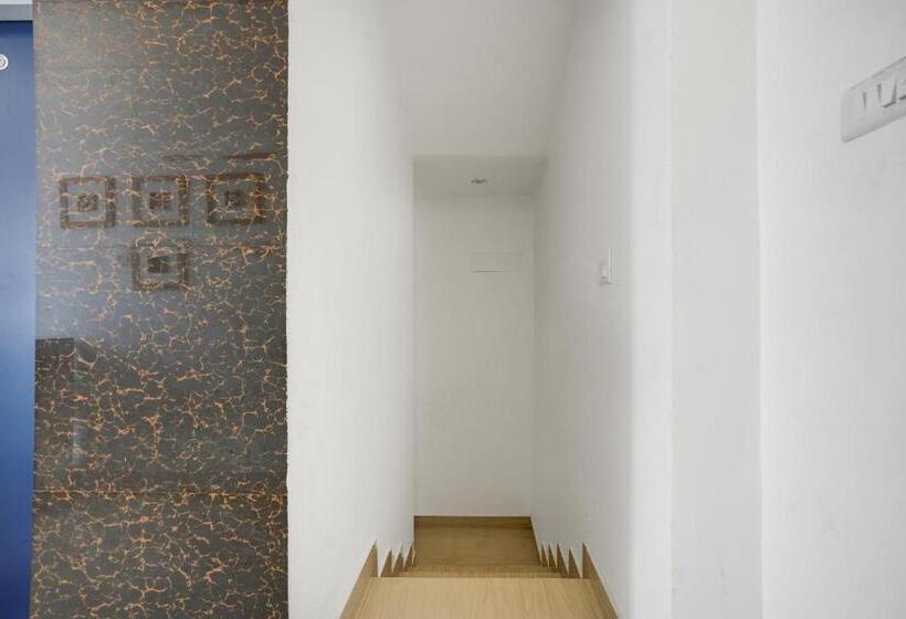 בית מלון כפרי Oyo Flagship Abisha Villa