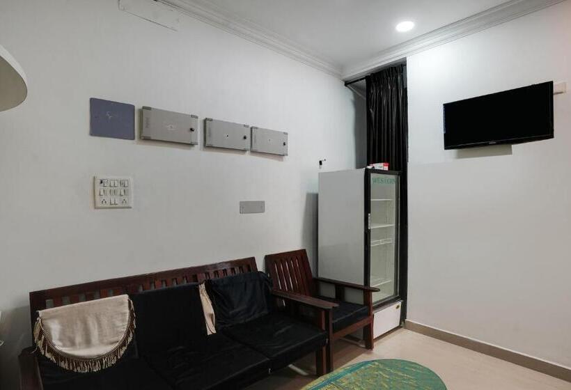 בית מלון כפרי Oyo Flagship Abisha Villa