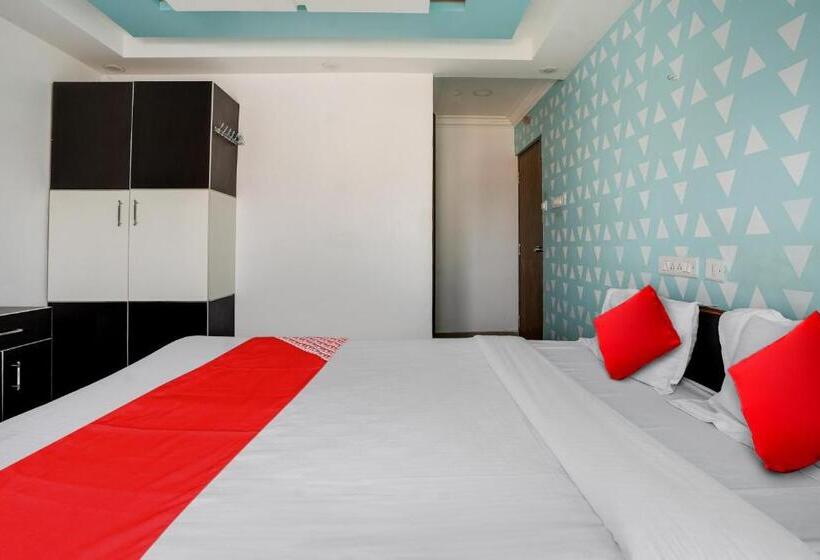 בית מלון כפרי Oyo Flagship Abisha Villa