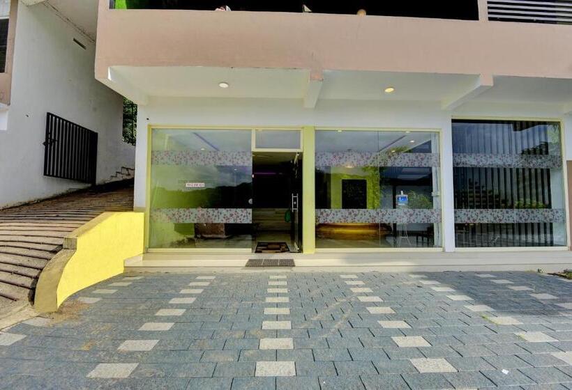 호텔 Oyo Flagship Naval Tower