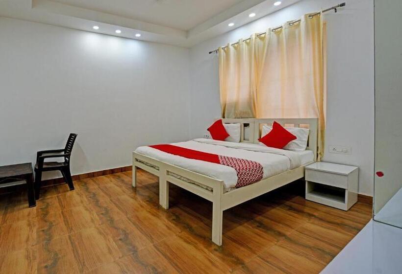 בית מלון כפרי Oyo Flagship Royal Residency