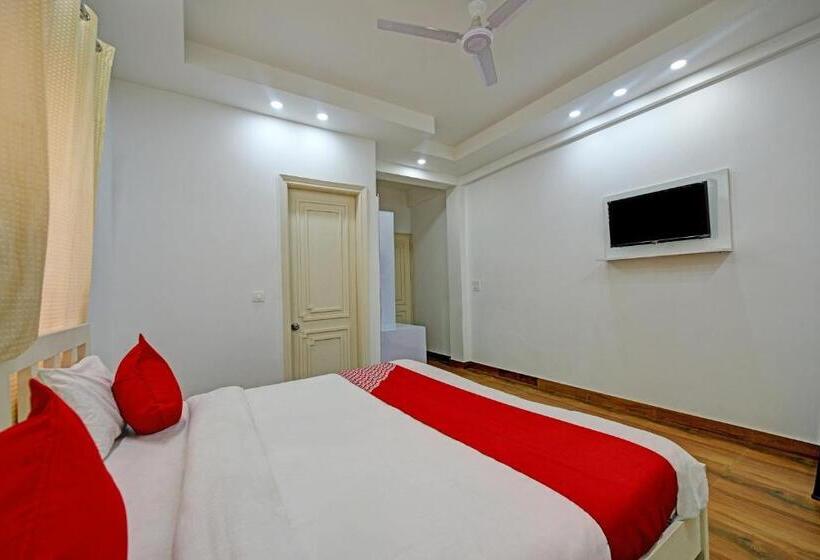 בית מלון כפרי Oyo Flagship Royal Residency