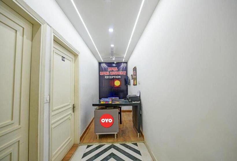 בית מלון כפרי Oyo Flagship Royal Residency