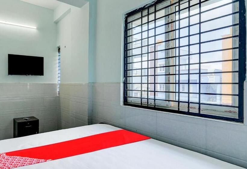 فندق Oyo Flagship Sri Sai Lodge