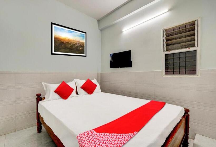 فندق Oyo Flagship Sri Sai Lodge