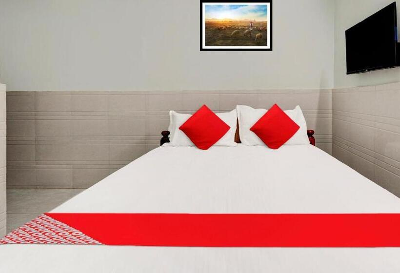 فندق Oyo Flagship Sri Sai Lodge