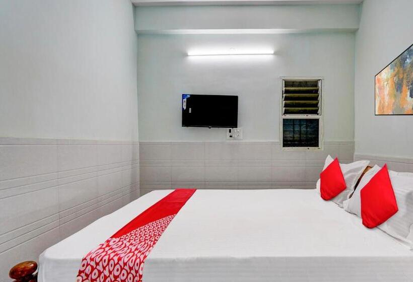 فندق Oyo Flagship Sri Sai Lodge