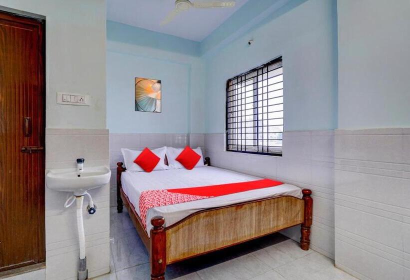 فندق Oyo Flagship Sri Sai Lodge