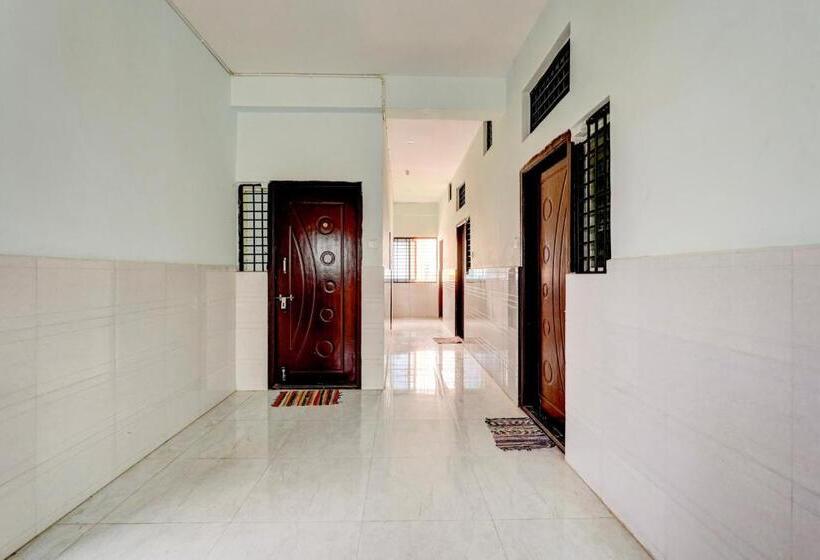 فندق Oyo Flagship Sri Sai Lodge