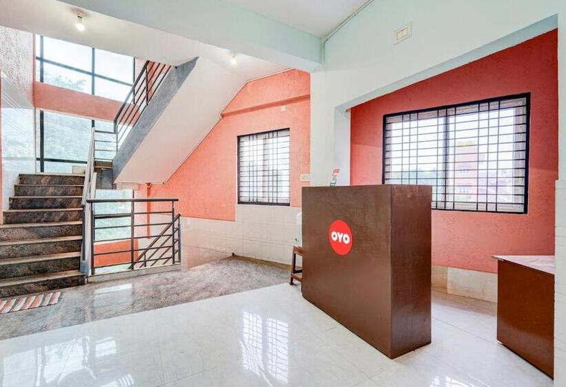 فندق Oyo Flagship Sri Sai Lodge