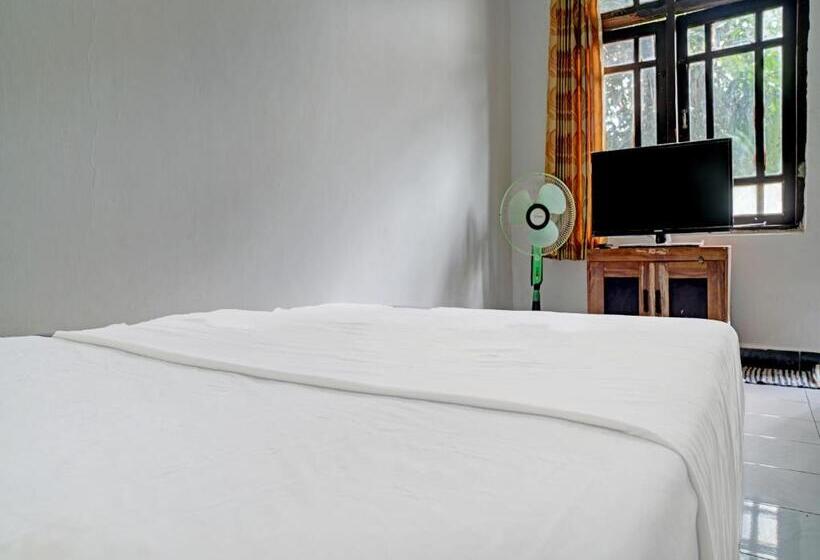 ホテル Spot On 92856 Home Stay Syariah Aom Kusman