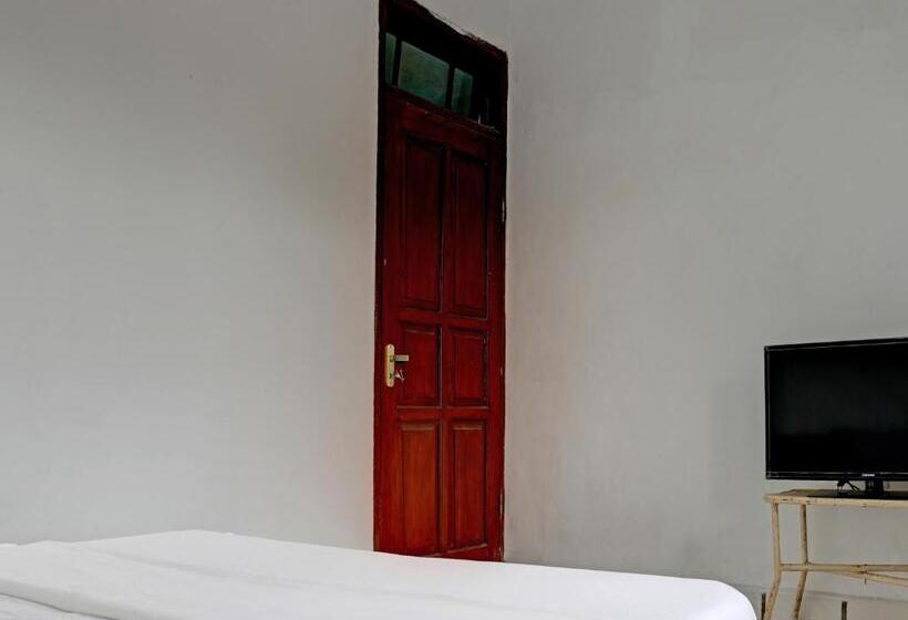 ホテル Spot On 92856 Home Stay Syariah Aom Kusman