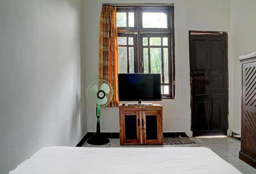 Отель Spot On 92856 Home Stay Syariah Aom Kusman